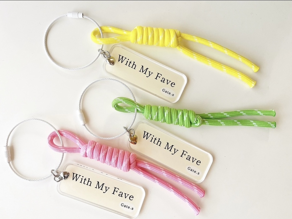 【再販未定】推しと一緒 Keychain