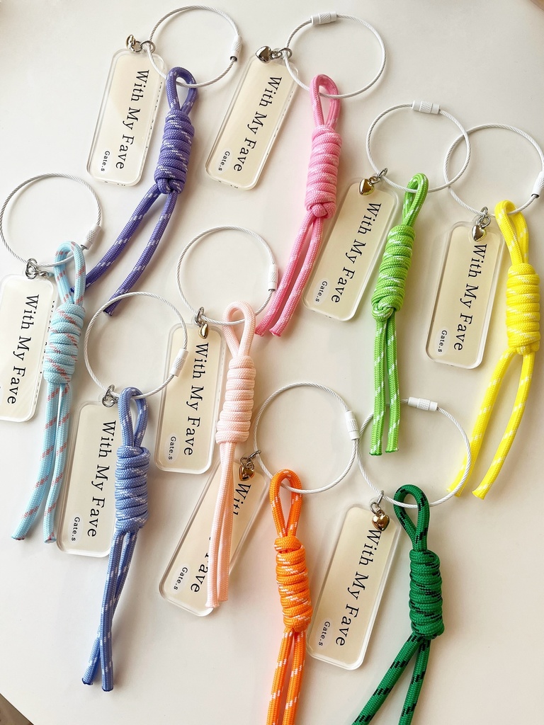 【再販未定】推しと一緒 Keychain