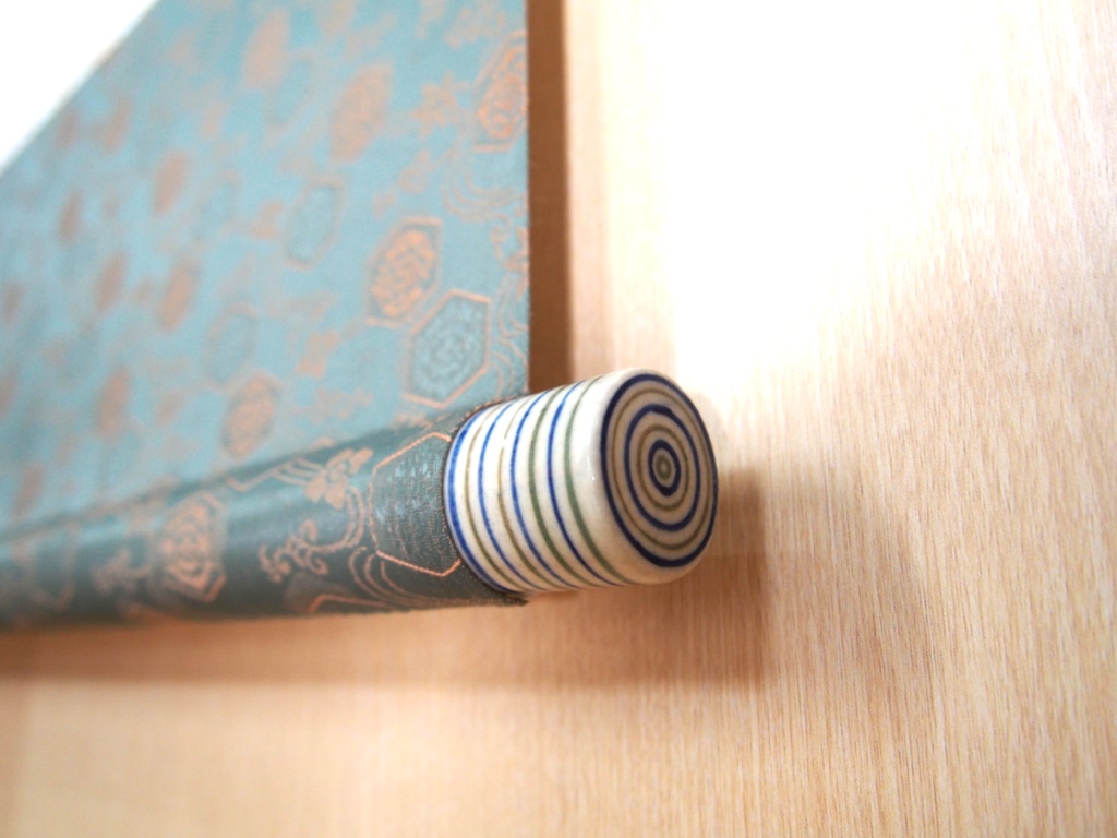 掛軸「信仰は儚き人間の為に」