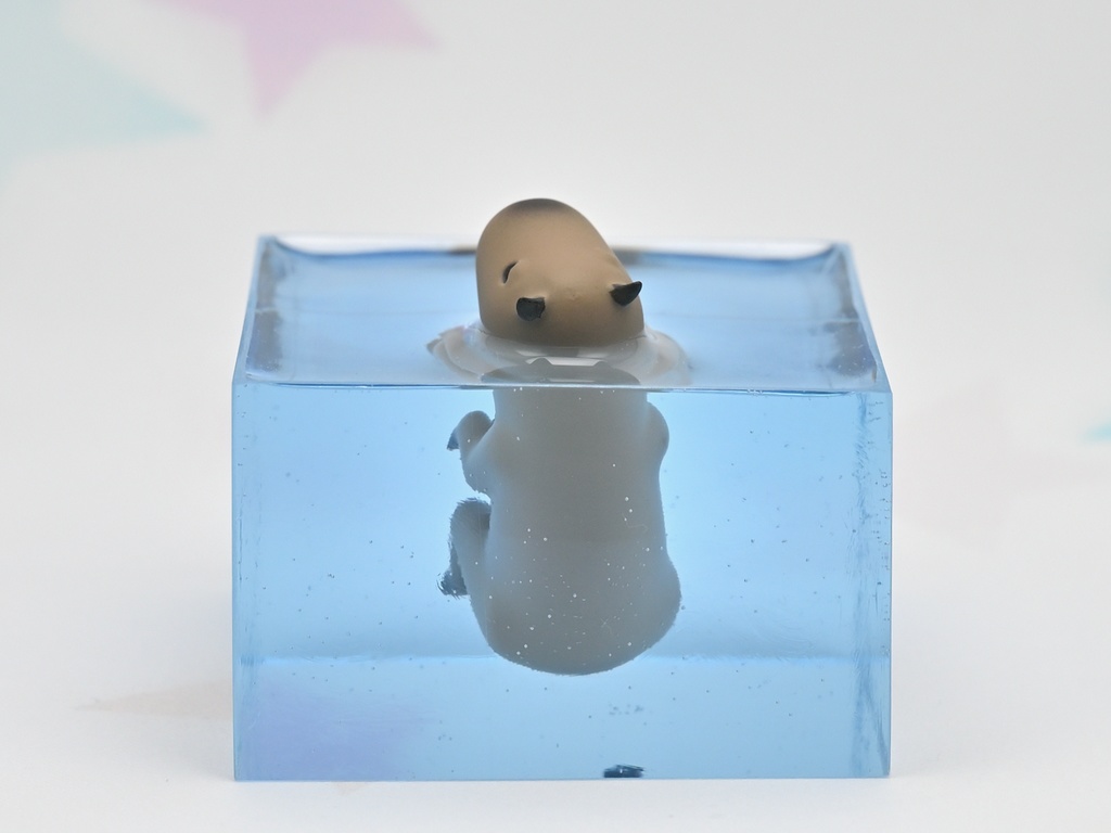 泳ぐカピバラフィギュア Pause-01 (水と戯れるカピバラ)