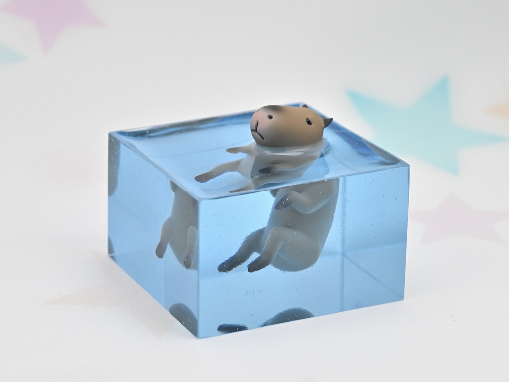 泳ぐカピバラフィギュア Pause-01 (水と戯れるカピバラ)