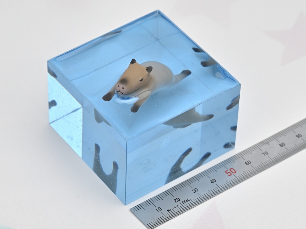 泳ぐカピバラフィギュア Pause-02 (正に泳いでいるカピバラ)