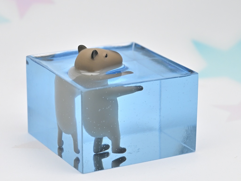 泳ぐカピバラフィギュア Pause-03 (泳ぐと言いつつ歩いてしまうカピバラ)