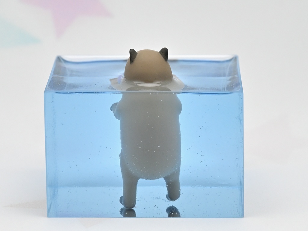 泳ぐカピバラフィギュア Pause-03 (泳ぐと言いつつ歩いてしまうカピバラ)