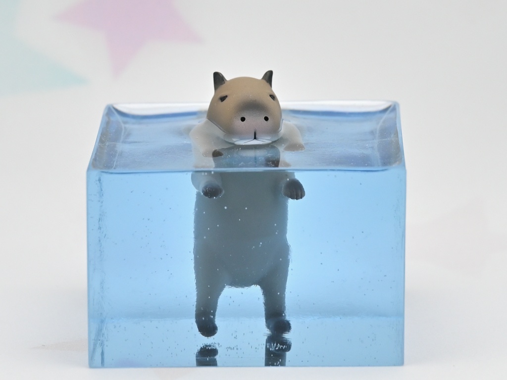 泳ぐカピバラフィギュア Pause-03 (泳ぐと言いつつ歩いてしまうカピバラ)