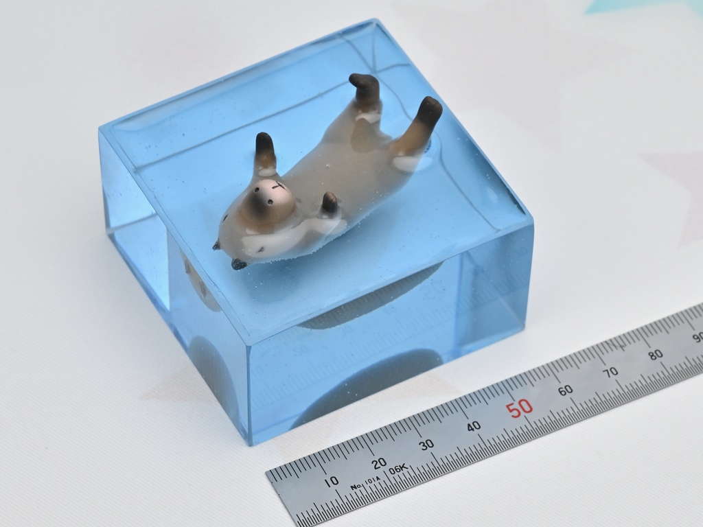 泳ぐカピバラフィギュア Pause-04 (水中でローリングしつつ脚ピーンなカピバラ)