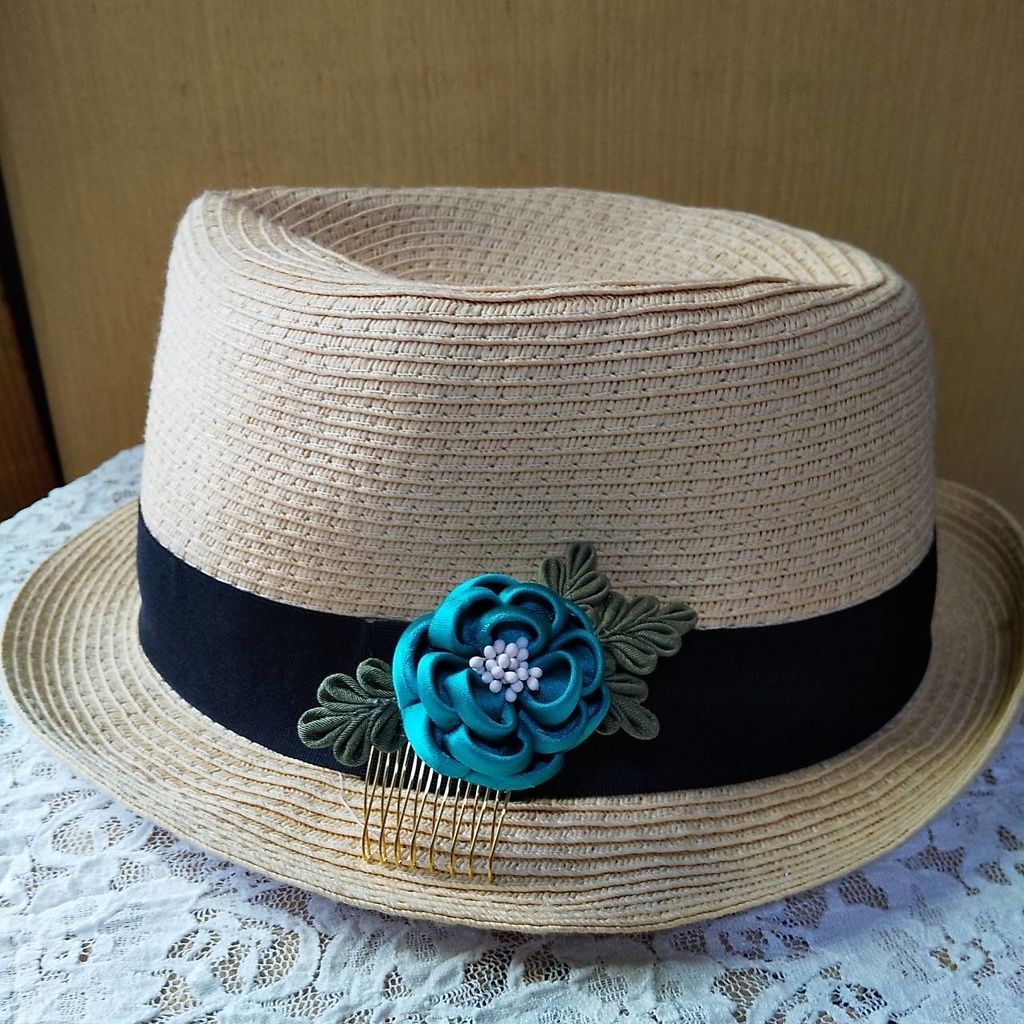 つまみ細工の髪飾り 花一輪~エメラルド