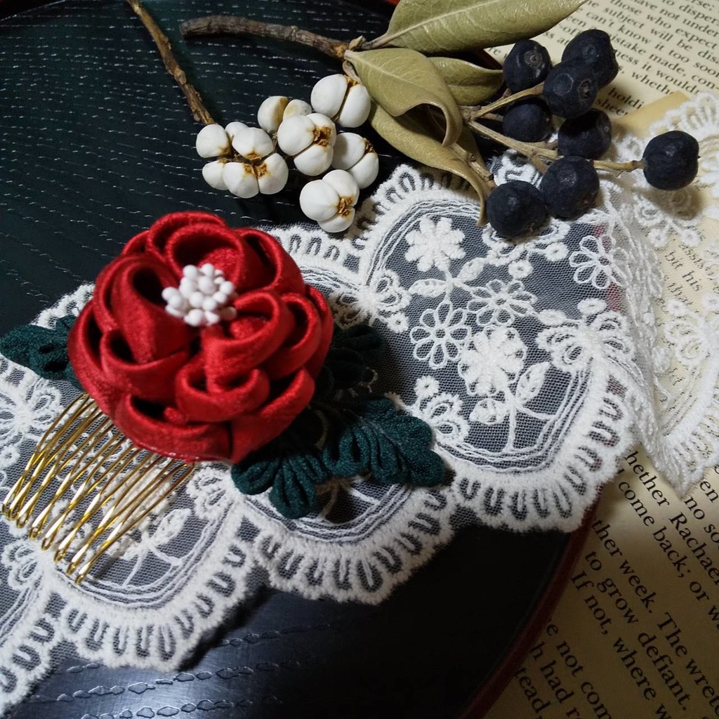 つまみ細工の髪飾り 花一輪~緋色