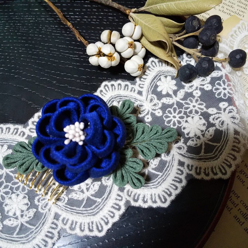つまみ細工の髪飾り 花一輪~藍色