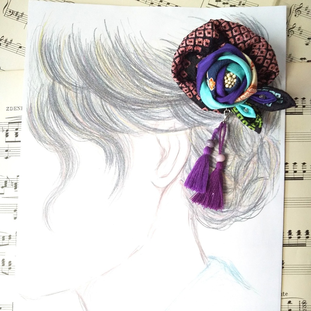 つまみ細工の巻きバラの2wayクリップ~紫系