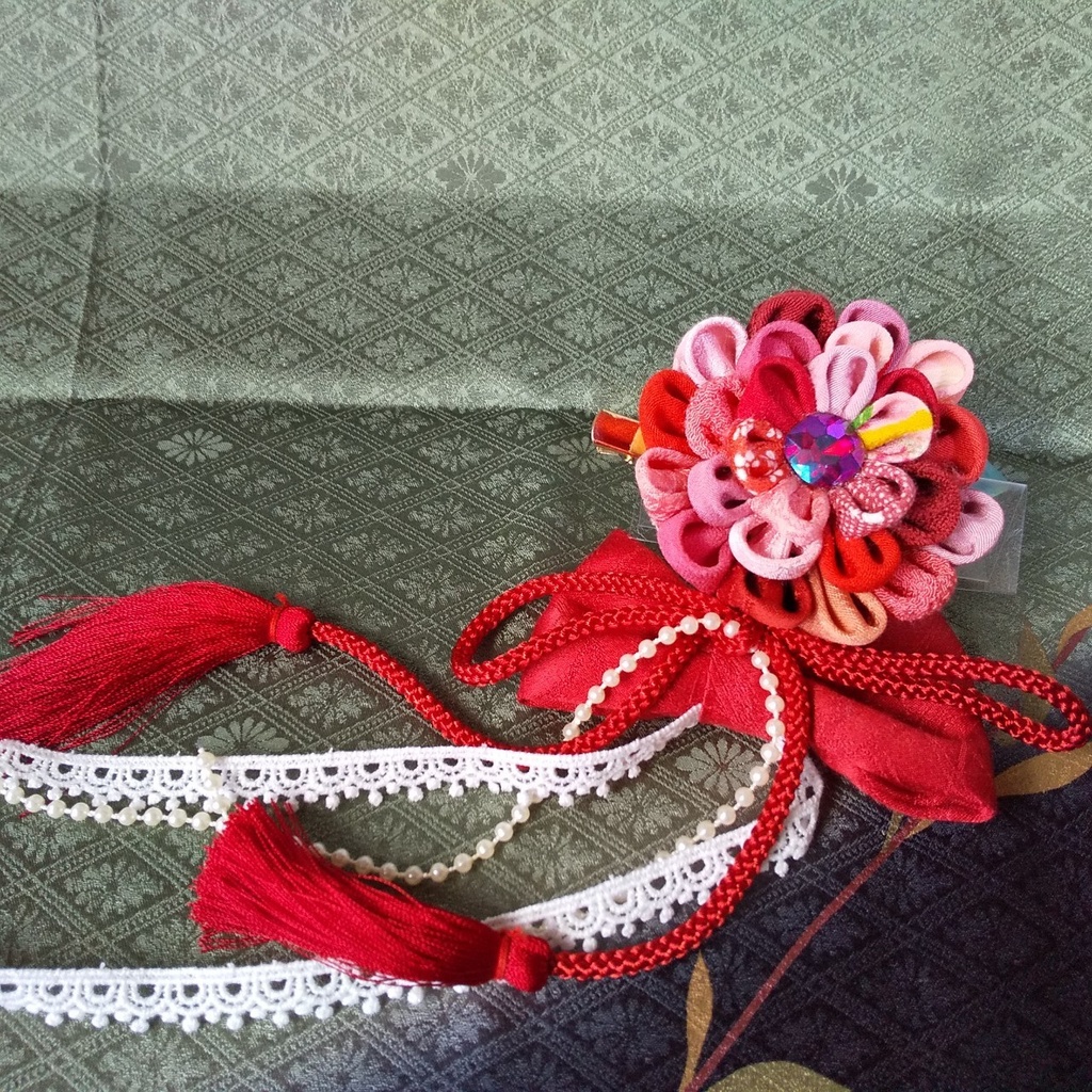 つまみ細工の2wayクリップ~赤系