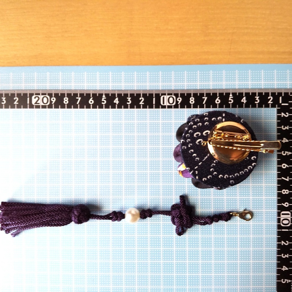 つまみ細工の2wayクリップ(紫系)