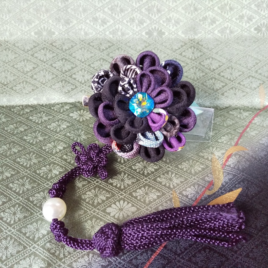 つまみ細工の2wayクリップ(紫系)