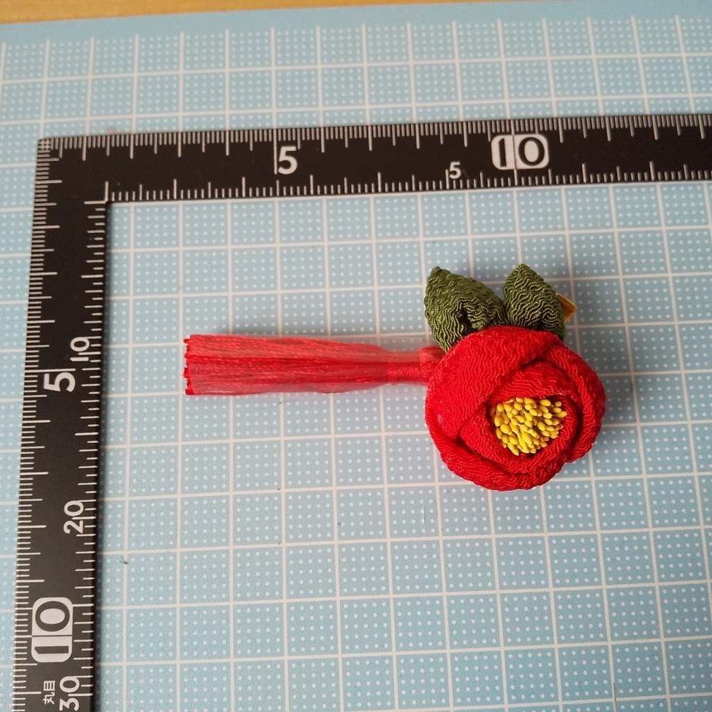 【ドール兼用】つまみ細工のミニクリップ~紅椿