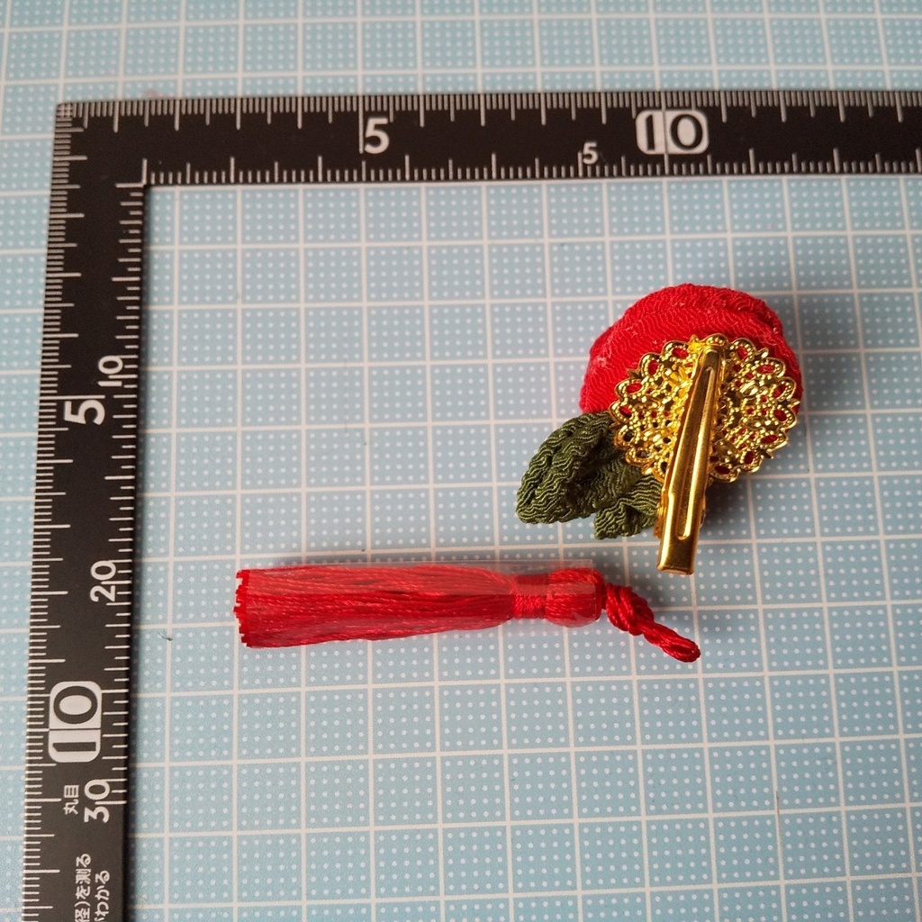 【ドール兼用】つまみ細工のミニクリップ~紅椿