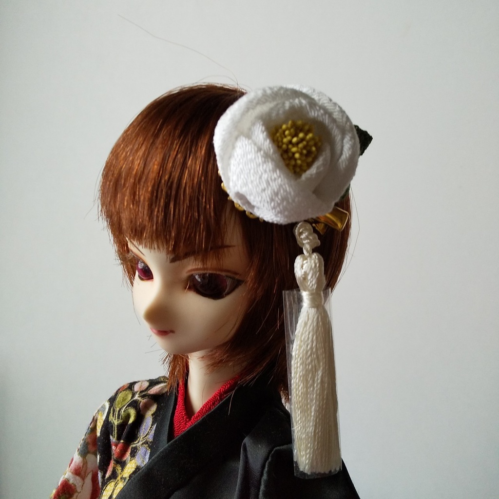 【ドール兼用】つまみ細工のミニクリップ~白椿