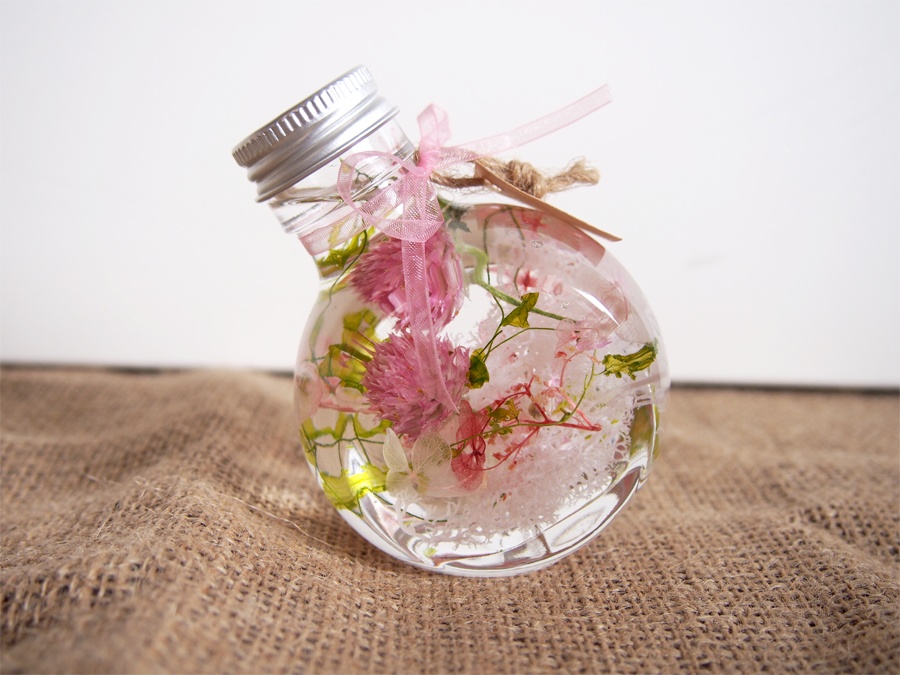 ピンクの千日紅ハーバリウム