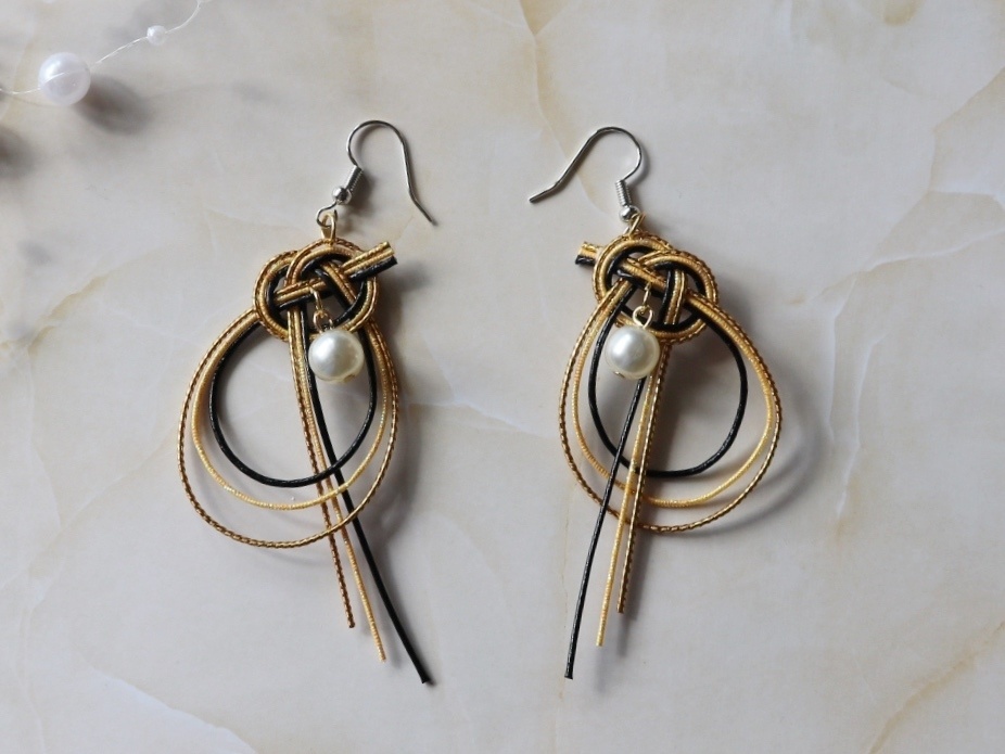 あわじ結びピアス