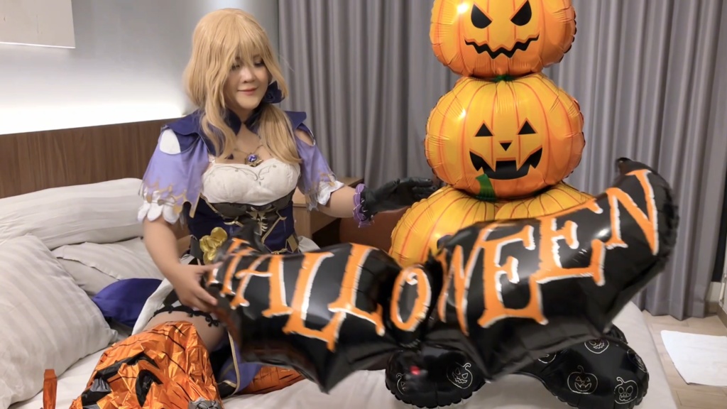 リサとハロウィンフォイルバルーン