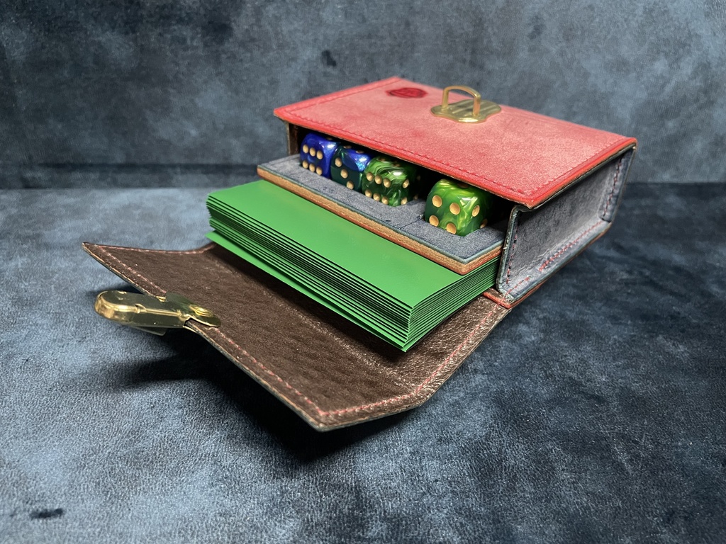 TCGダイス・トークンカードケース:ネイビー×レッド