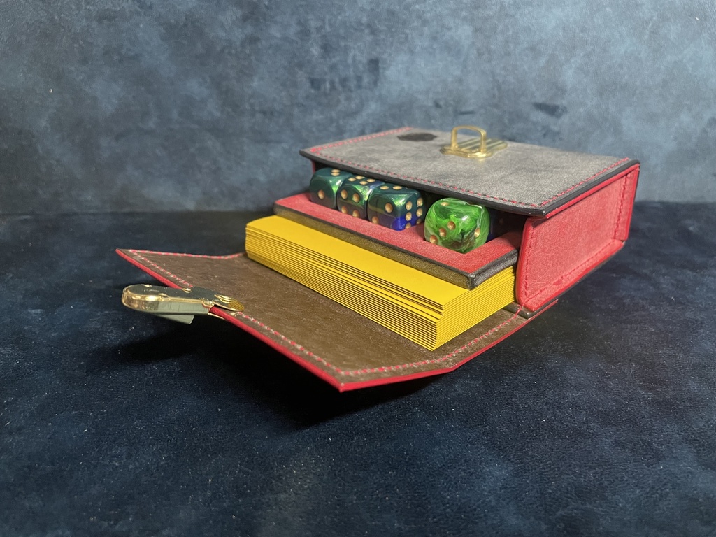 TCGダイス・トークンカードケース:レッド×ブラック