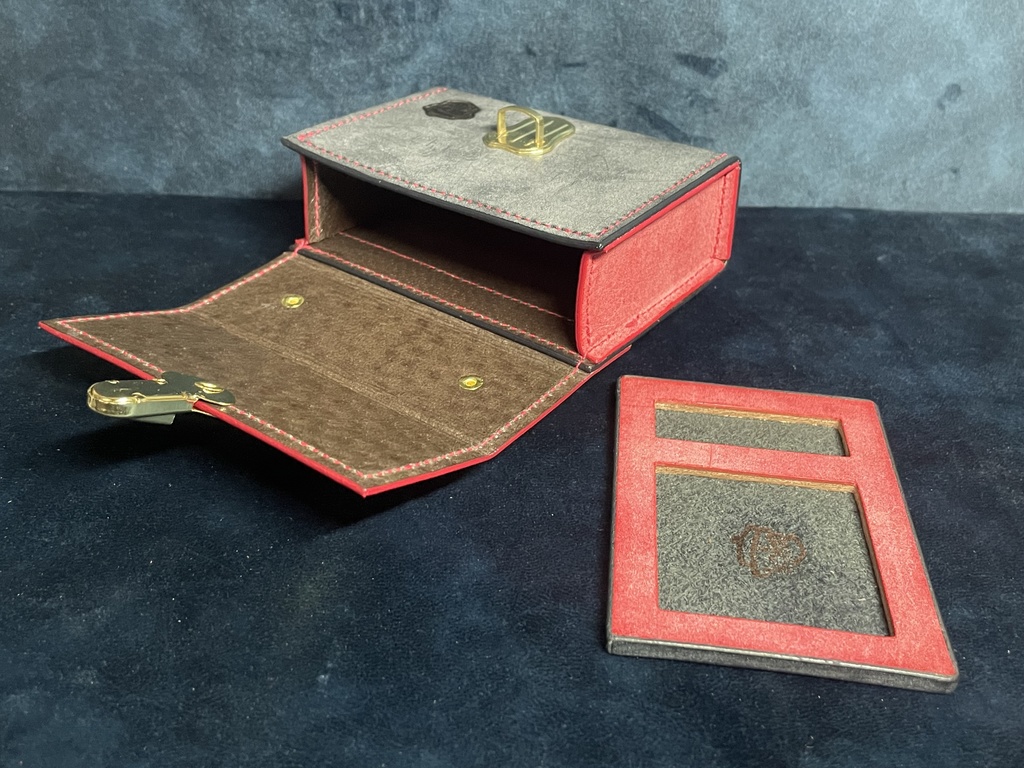 TCGダイス・トークンカードケース:レッド×ブラック