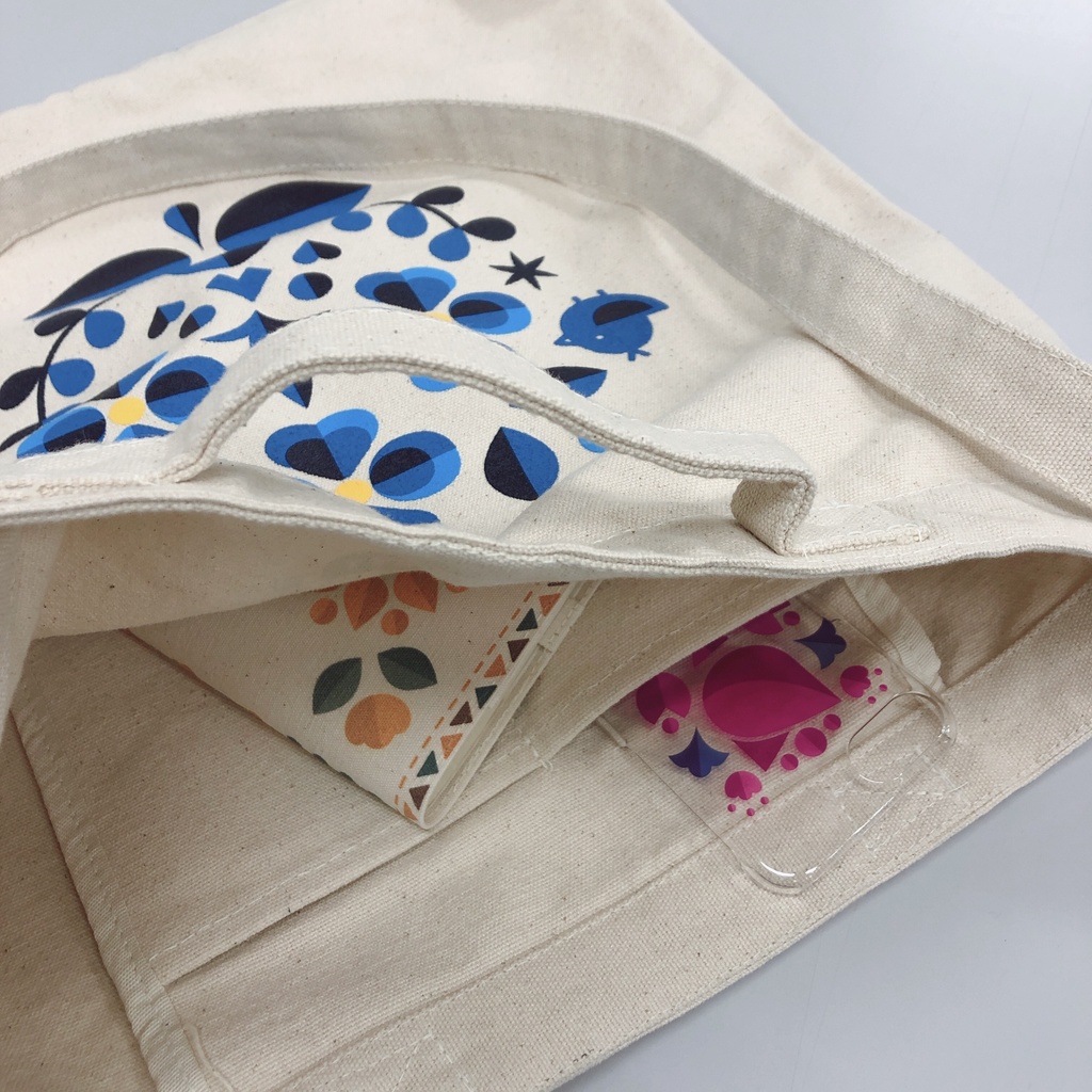 パンジー咲くひよこの庭ショルダーバッグ