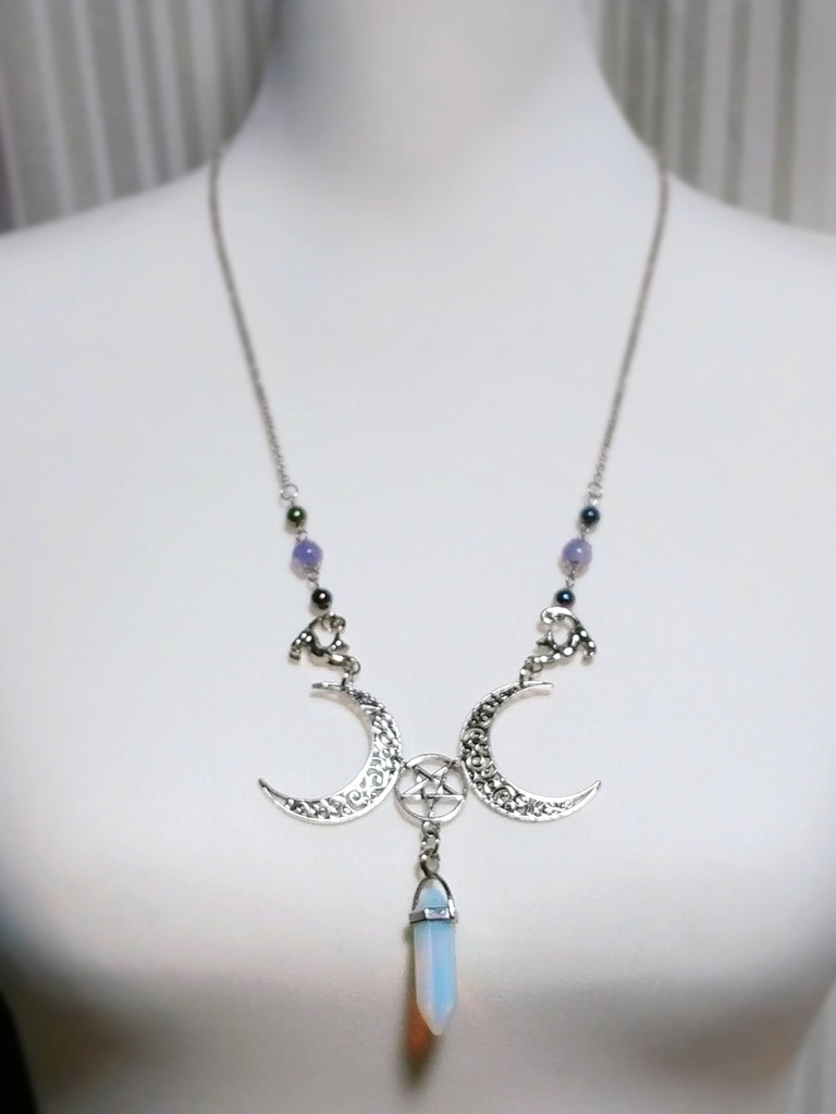 猫の国の首飾り