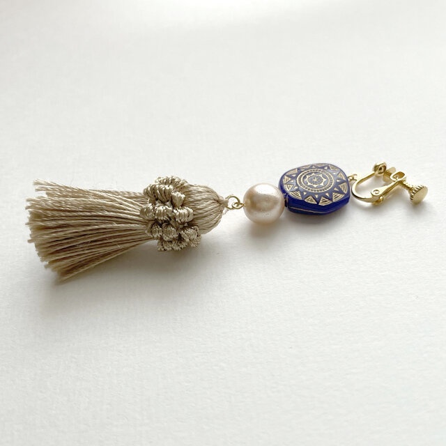 海を見下ろすイヤリング