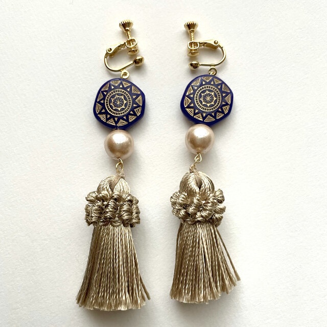 海を見下ろすイヤリング