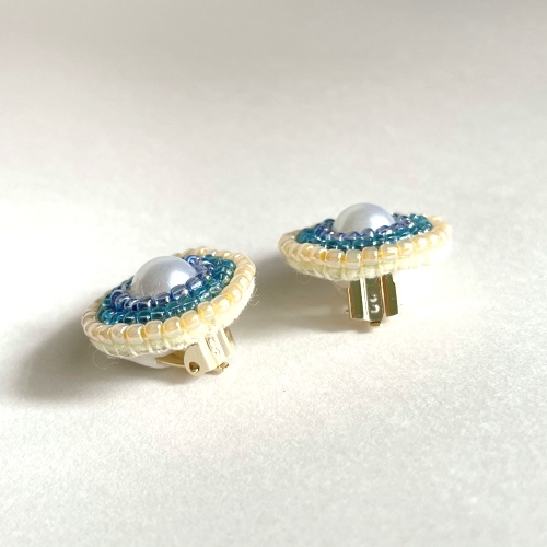 夏カラー☆パールイヤリング/クリームホワイト×ブルー