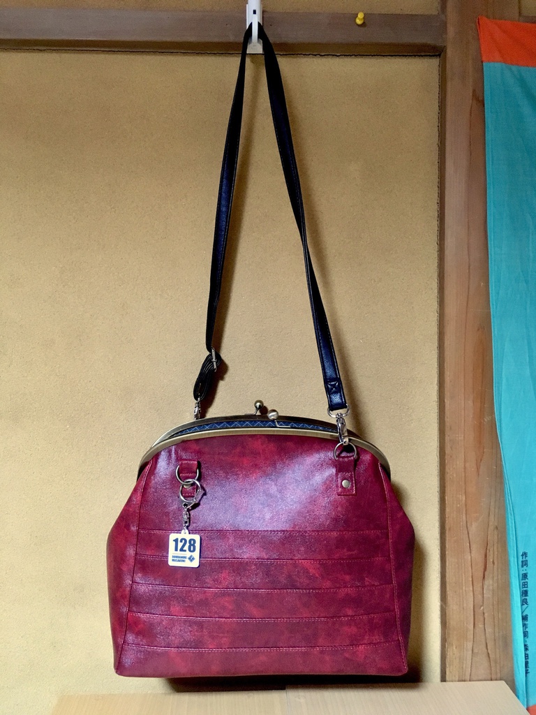 同田貫正国の割れ兜がま口バッグ