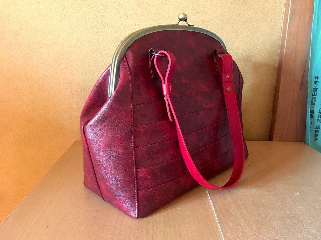 同田貫正国の割れ兜がま口バッグ