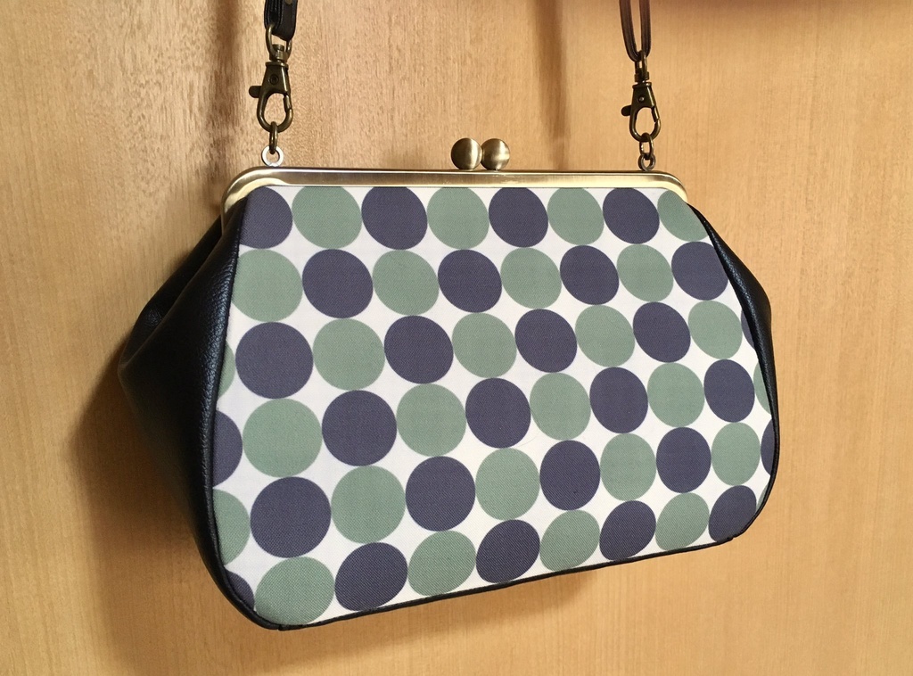 おてたぬおてドットがま口ポシェット