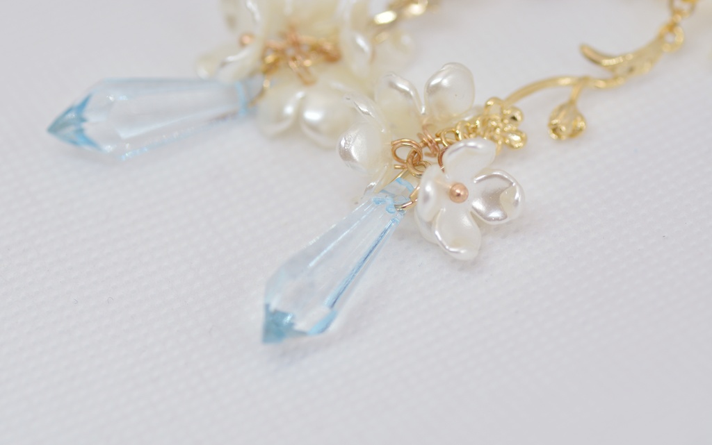 モチーフピアス【ルリア】