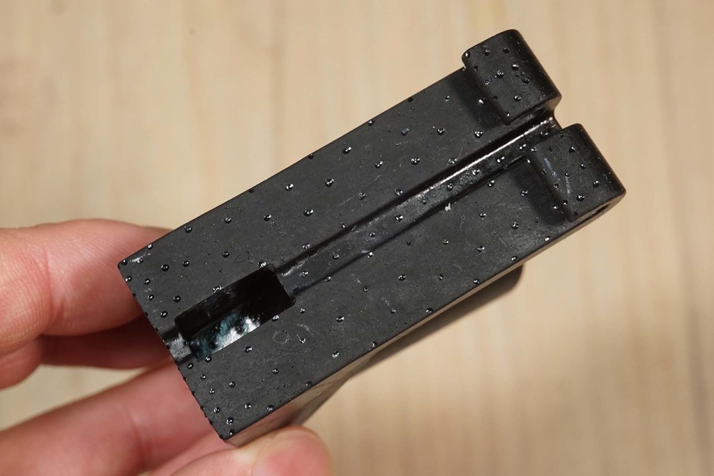 メッシュパネル用サプレッサー/サイレンサースタンド