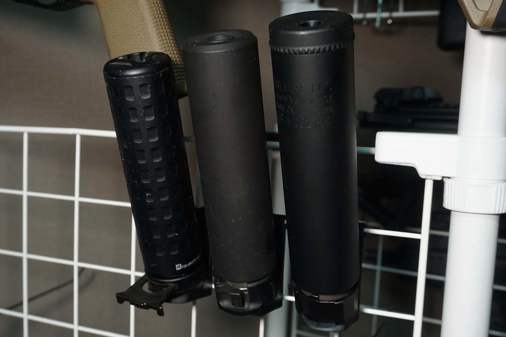 メッシュパネル用サプレッサー/サイレンサースタンド