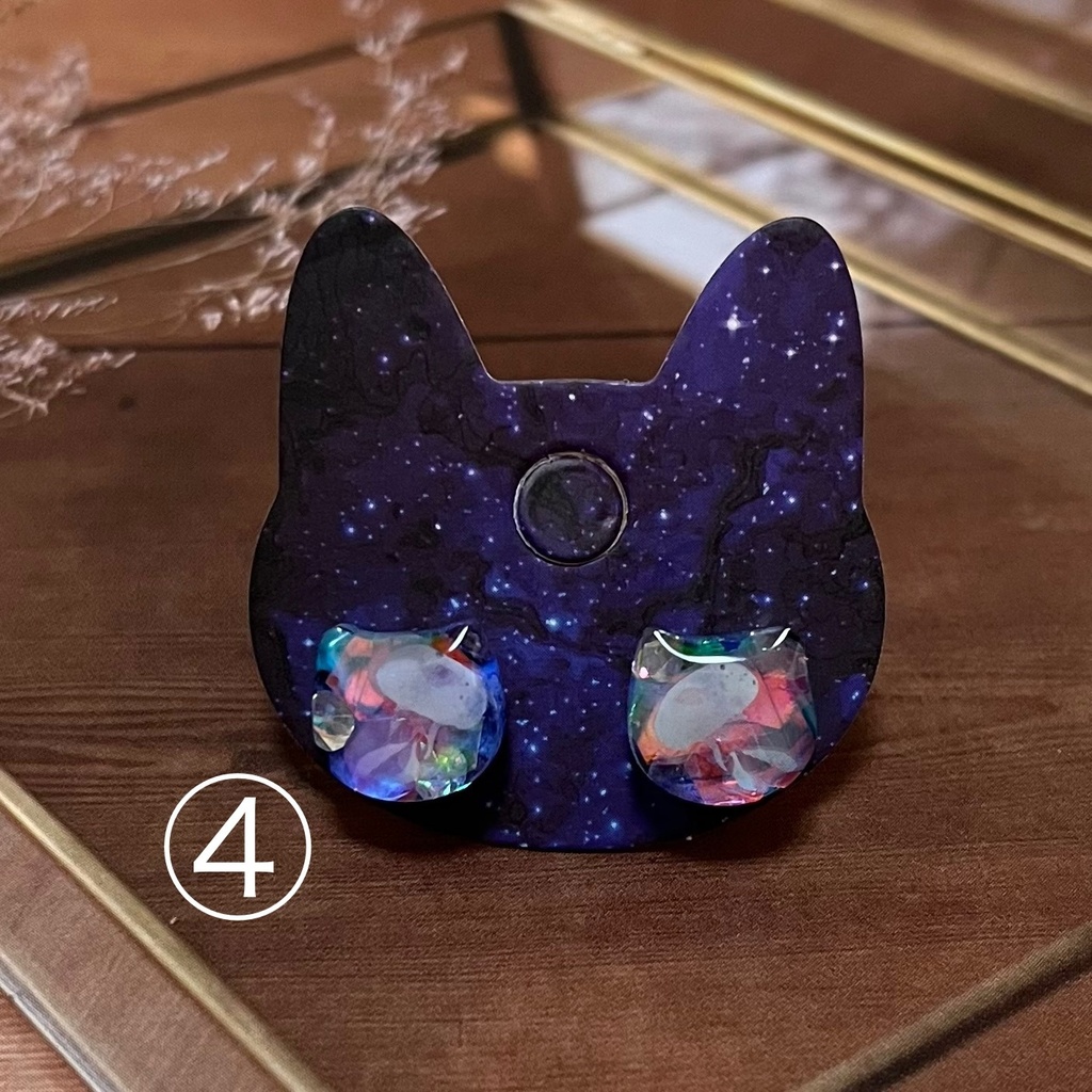 クラゲ入りねこピアス