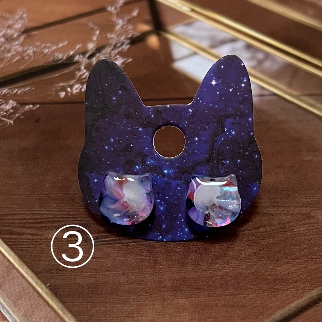 クラゲ入りねこピアス