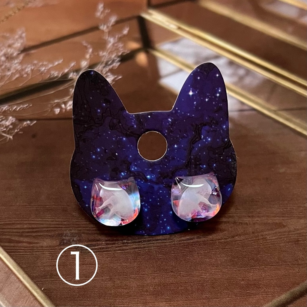 クラゲ入りねこピアス
