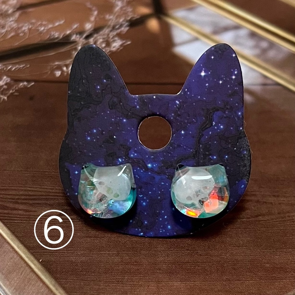 クラゲ入りねこピアス