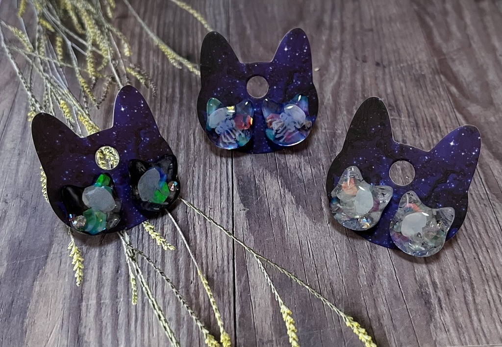 クラゲ入りねこピアス