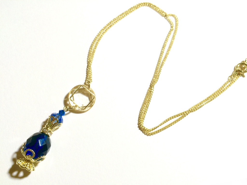 マギ キャラモチーフ香水瓶風ペンダント