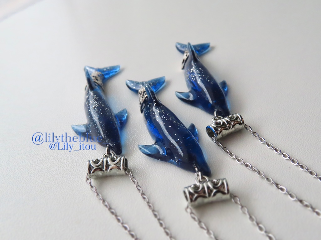 【バンドウイルカのネックレス】