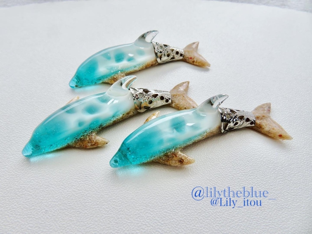 【バンドウイルカのネックレス】