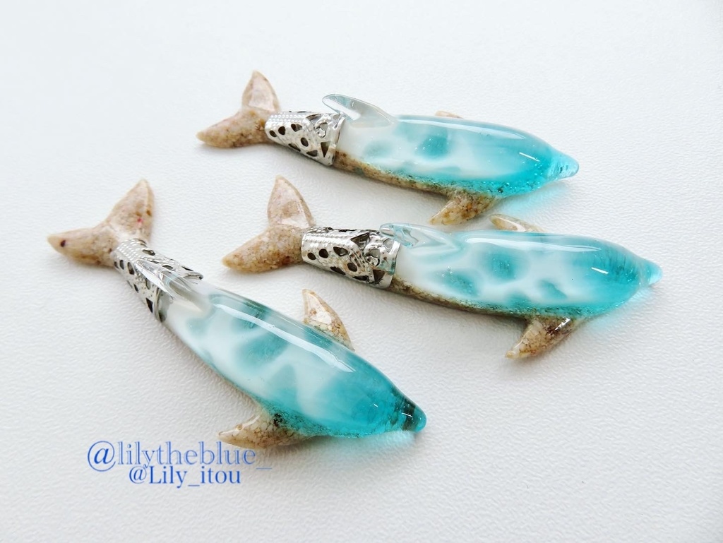 【バンドウイルカのネックレス】