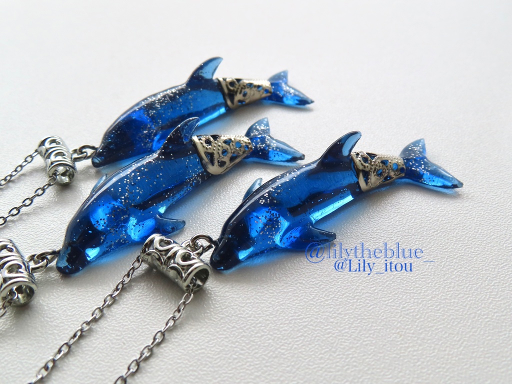 【バンドウイルカのネックレス】