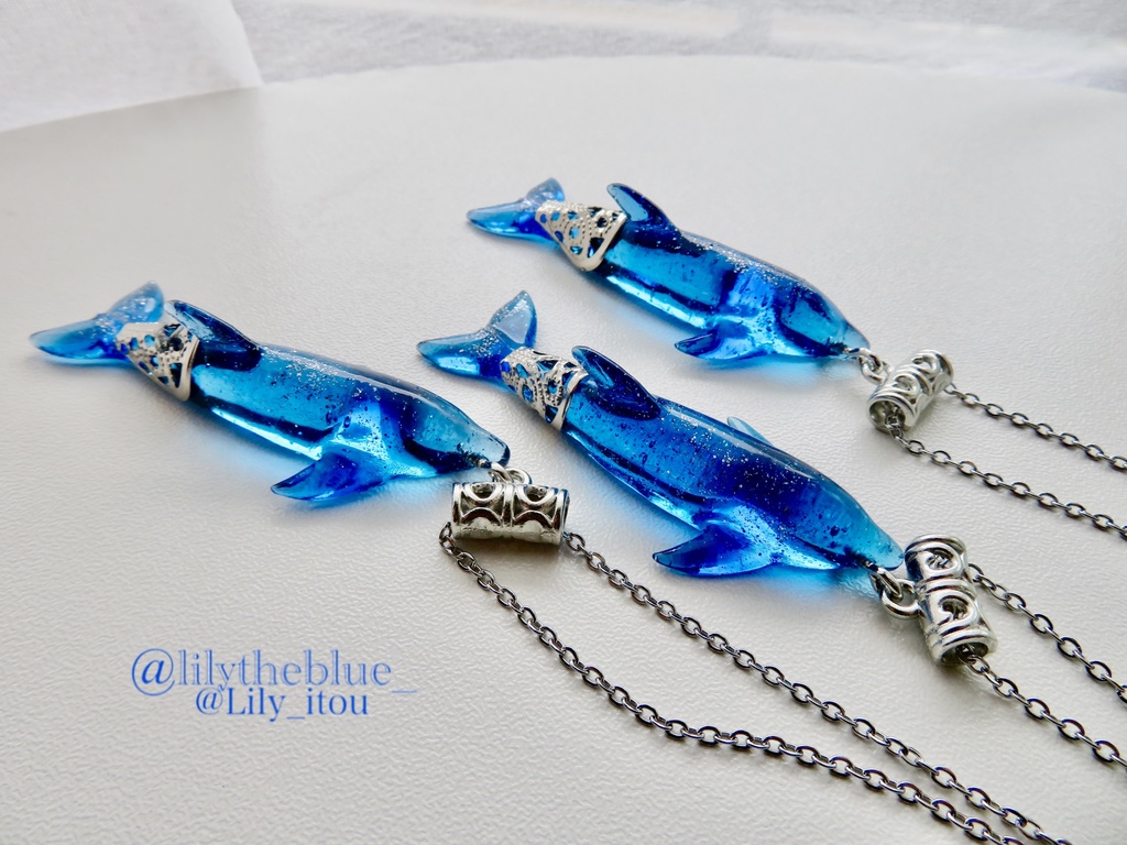 【バンドウイルカのネックレス】