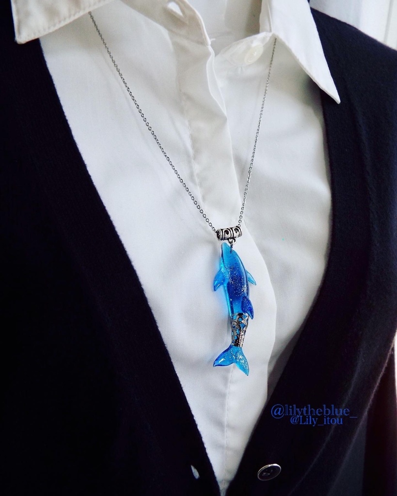 【バンドウイルカのネックレス】