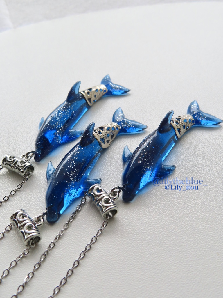 【バンドウイルカのネックレス】